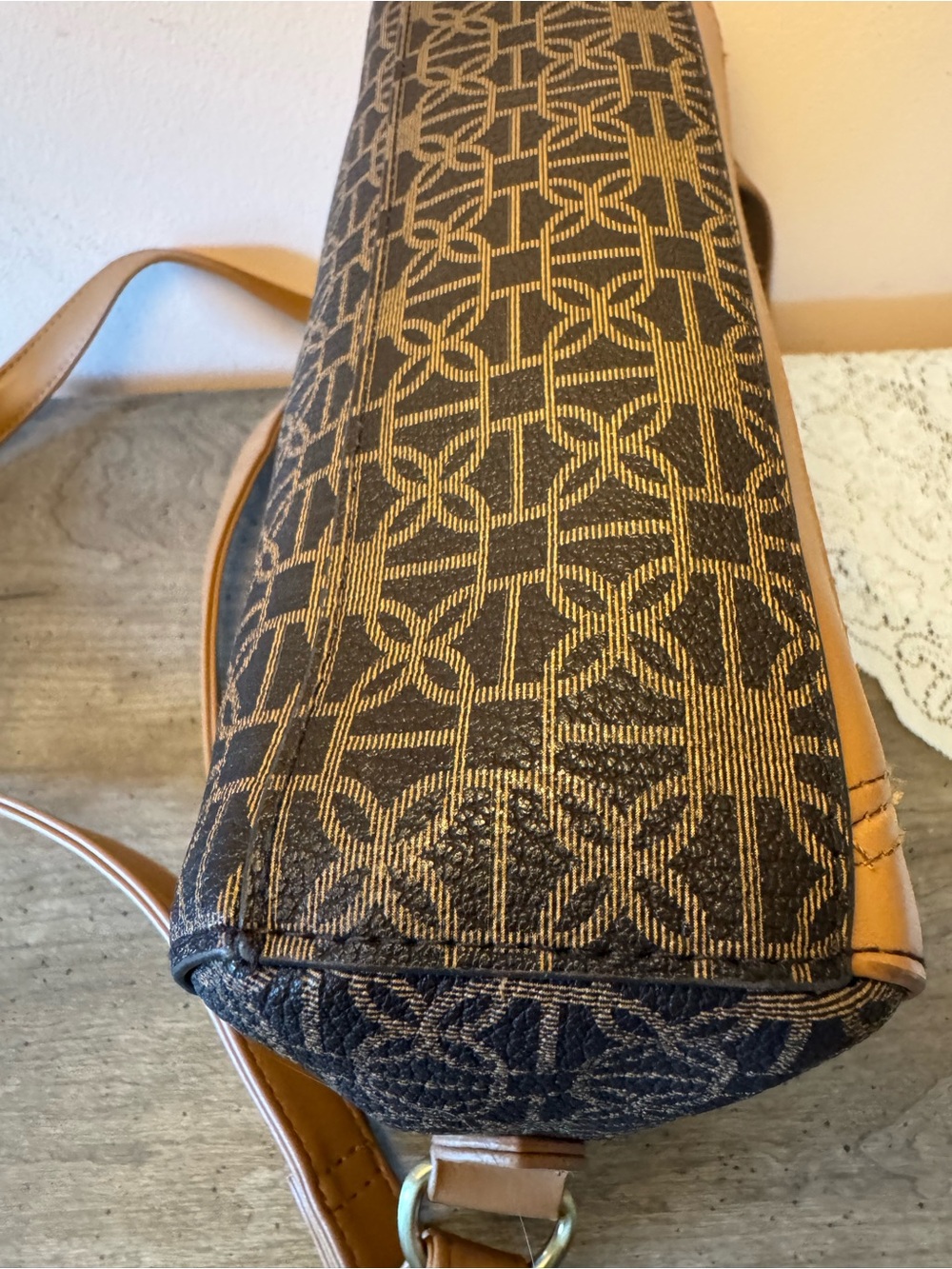Brown geometric pattern Crossbody/Shoulder bag - Picture 6 of 11